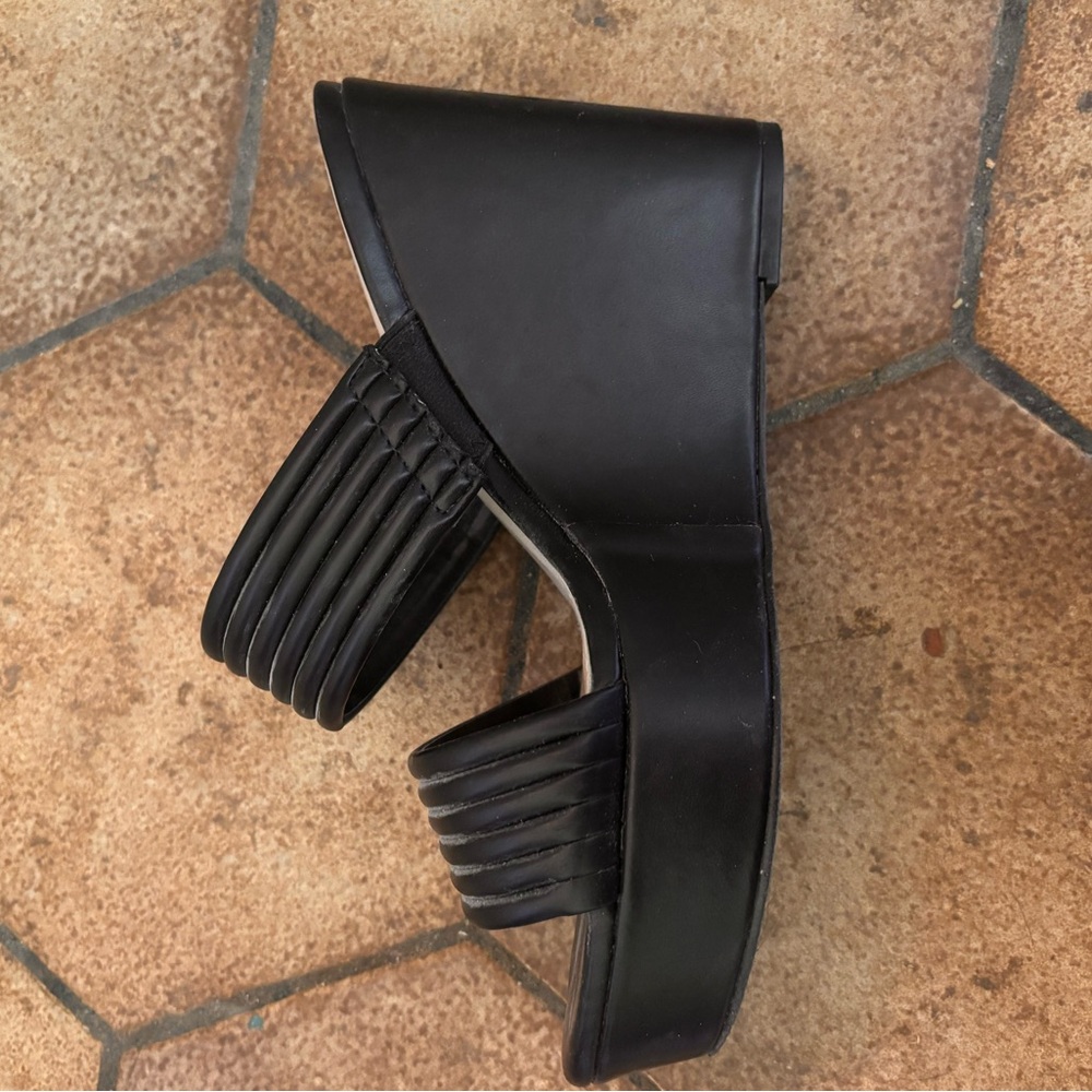 Kenneth Cole wedge slip ons